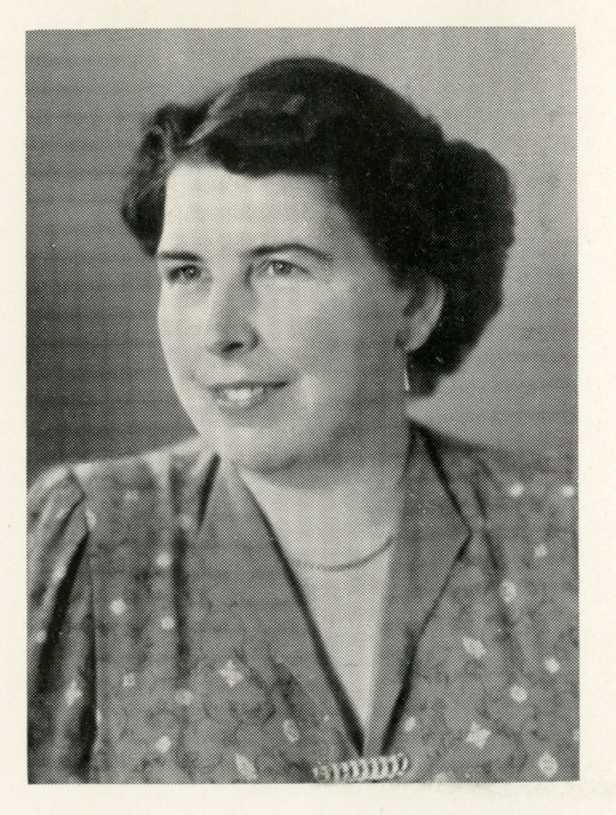 Ein altes schwarz-weiss Portrait einer Frau mittleren Alters: Rosa Weiss.